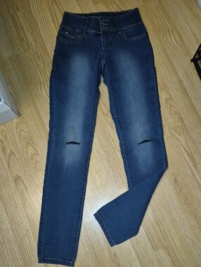 Women’s Liquid Dark Blue High-Waist Distressed Skinny Jeans Size 1/2